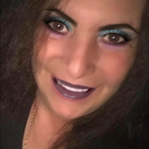 Meet your Posher, Trina - Picture 15 of 17